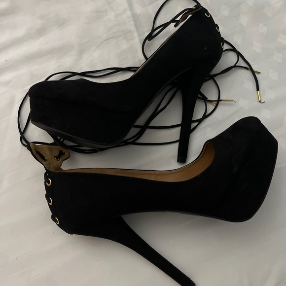 Shoe - Picture 1 of 3